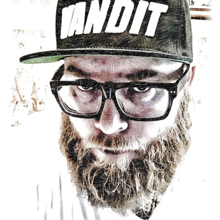 Alex M.O.R.P.H. Biography, Age, Height, Wife, Net Worth, Family