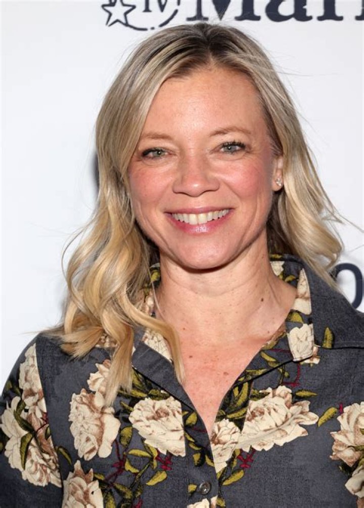 Amy Smart (Movie Actress) - Age, Birthday, Bio, Facts, Family, Net Worth, Height & More