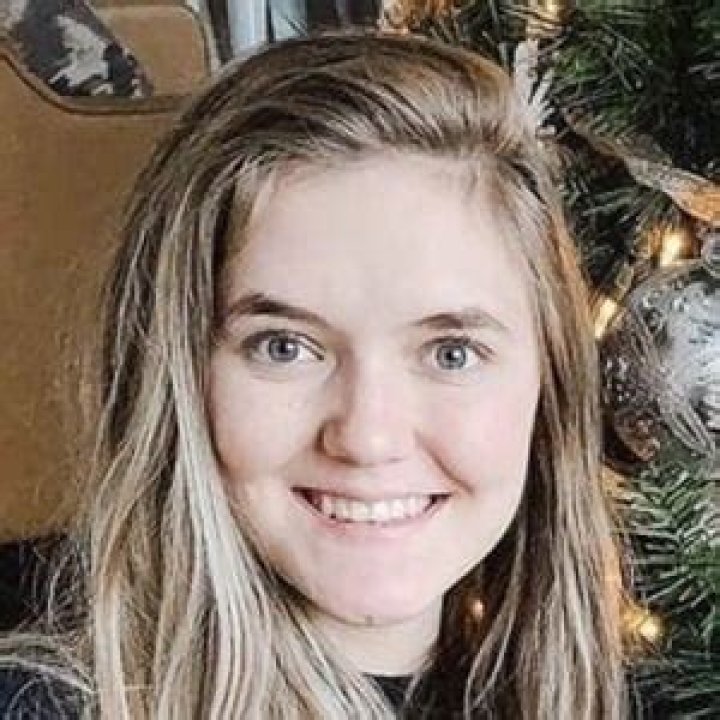 Angela Holm (TikTok Star) - Age, Birthday, Bio, Facts, Family, Net Worth, Height & More