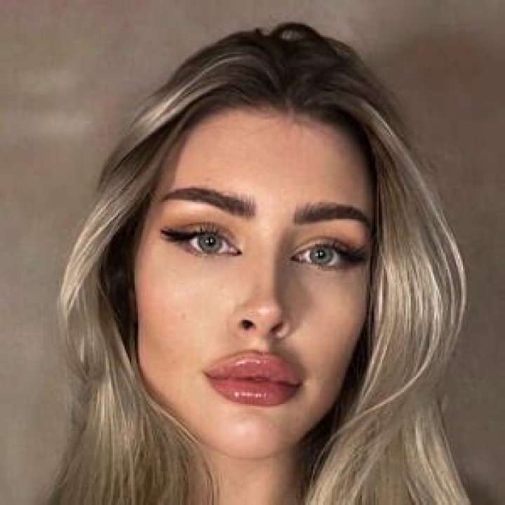 Annchen Augustine (TikTok Star) - Age, Birthday, Bio, Facts, Family, Net Worth, Height & More
