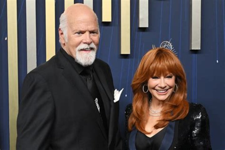 Are Kelly and Reba still friends? – Celebrity.fm – #1 Official Stars, Business & People Network, Wiki, Success story, Biography & Quotes