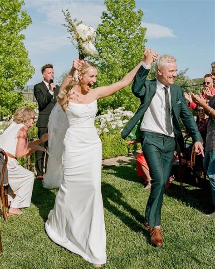 Arielle Vandenberg Biography, Age, Height, Husband, Net Worth, Family