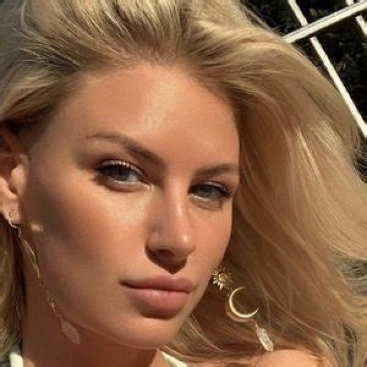 Briana Jungwirth (Stylist) - Age, Birthday, Bio, Facts, Family, Net Worth, Height & More