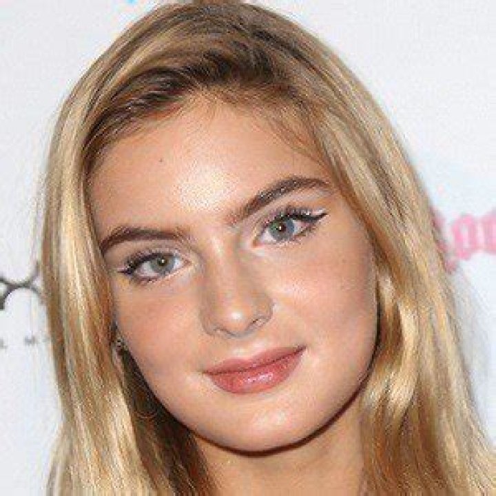 Brighton Sharbino (TV Actress) - Age, Birthday, Bio, Facts, Family, Net Worth, Height & More