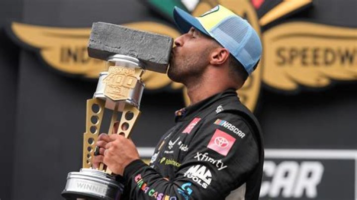 Bubba Wallace (Race Car Driver) - Age, Birthday, Bio, Facts, Family, Net Worth, Height & More