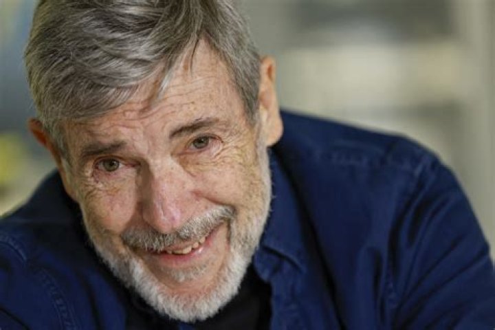 Carlos Mata (TV Actor) - Age, Birthday, Bio, Facts, Family, Net Worth, Height & More