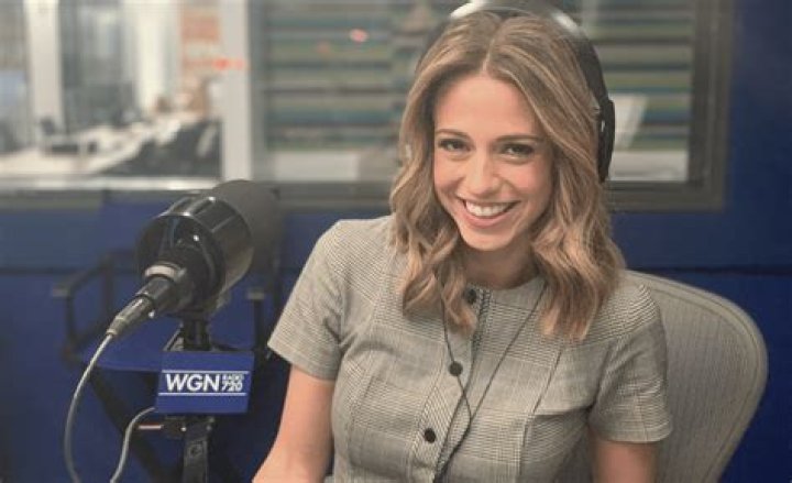 
Cheryl Scott (ABC7 Chicago) Biography: Husband, Salary, Dog 