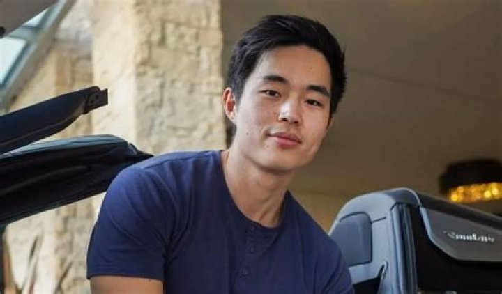 Chico Wang Biography, Age, Height, Wife, Net Worth, Family