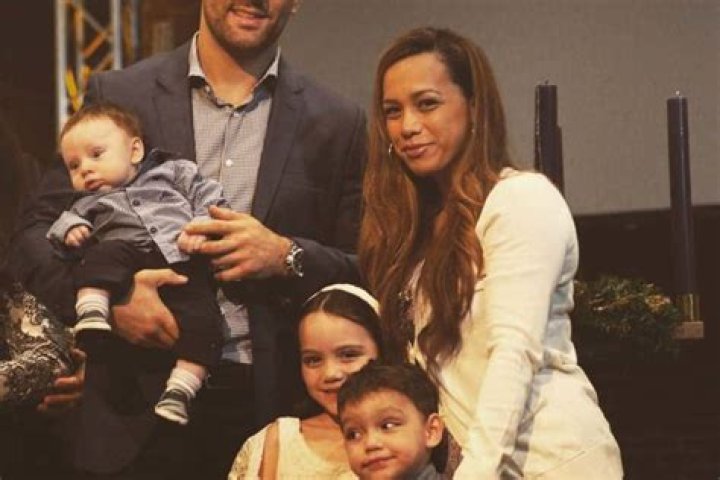 
Chris Weidman is Married to Wife: Marivi Weidman. Kids. 