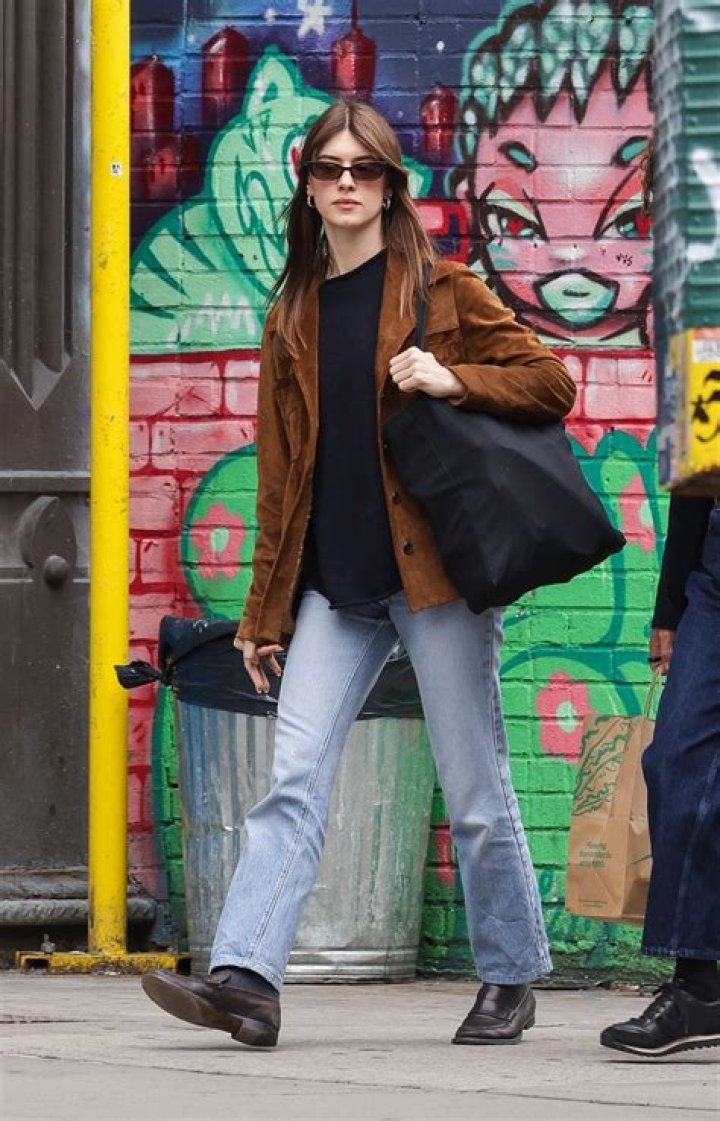 Daisy Edgar-Jones Biography, Age, Height, Husband, Net Worth, Family