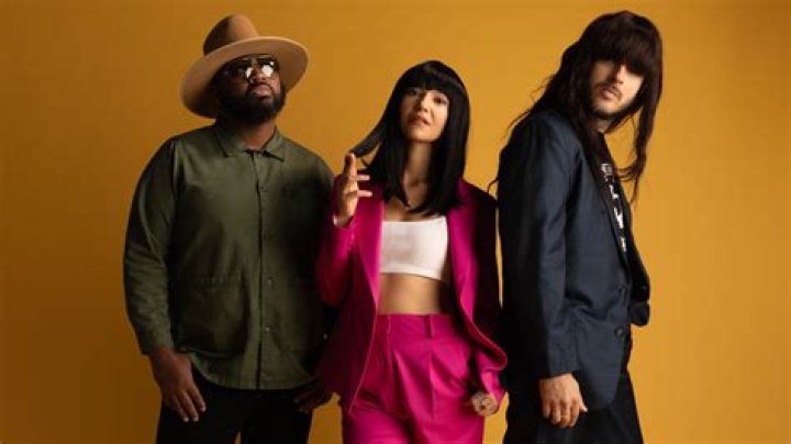 Does Laura Lee Khruangbin Wear A Wig? Here’s What We Know About The Musician