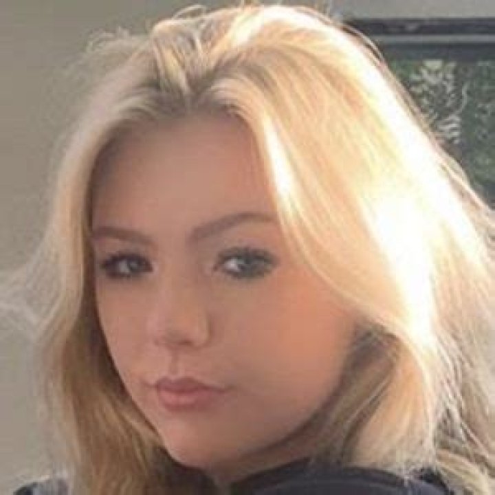 Hailey Sigmond (TikTok Star) - Age, Birthday, Bio, Facts, Family, Net Worth, Height & More