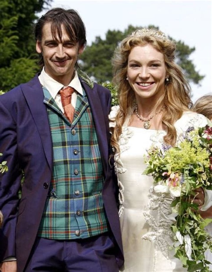 Honeysuckle Weeks Biography, Age, Height, Husband, Net Worth, Family