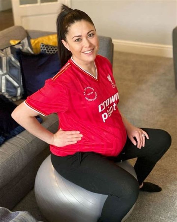 
Is Sam Quek Pregnant With Husband Tom Mairs? Former Hockey Player’s Pregnancy Journey Explained 