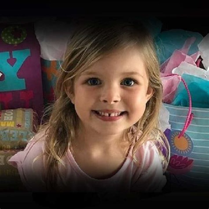 Isaac Johnston (YouTube Star) - Age, Birthday, Bio, Facts, Family, Net Worth, Height & More