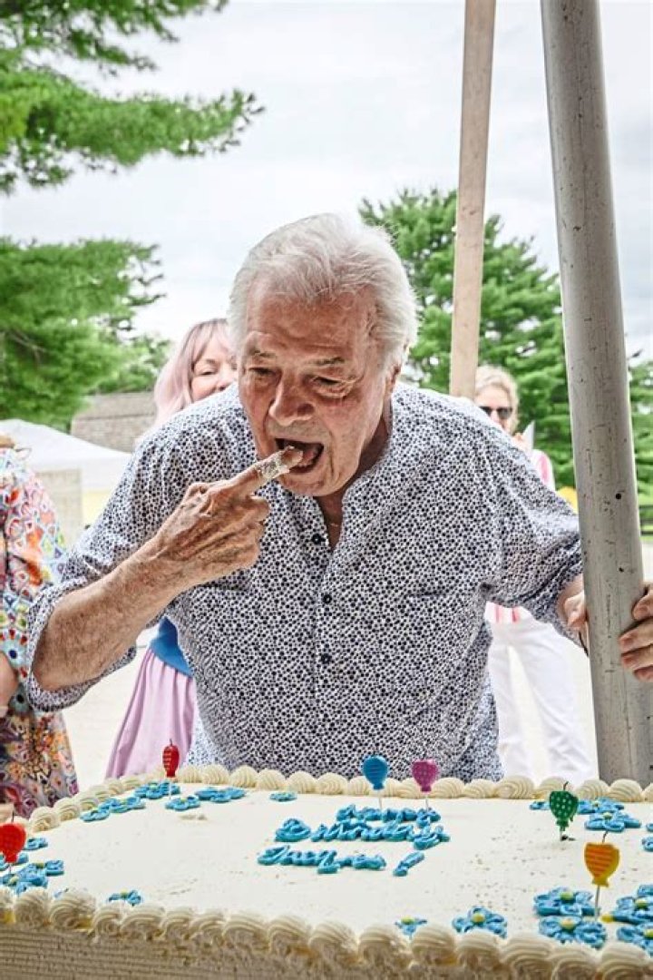 Jacques Pepin (Chef) - Age, Birthday, Bio, Facts, Family, Net Worth, Height & More