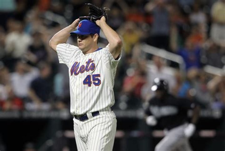 Jason Isringhausen (Baseball Player) - Age, Birthday, Bio, Facts, Family, Net Worth, Height & More