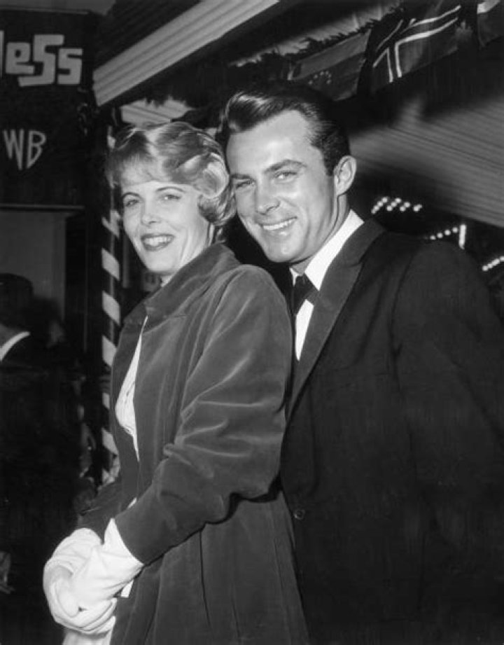 Joan Kenlay is Well Recognized as Robert Conrad’s Ex-wife – Get To Know Her