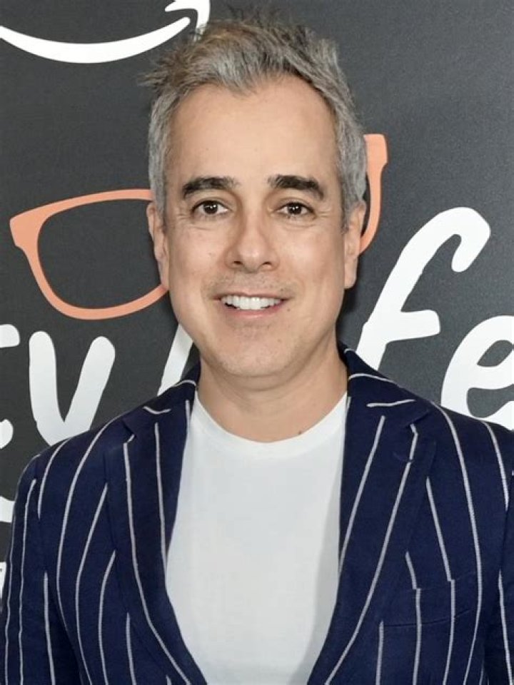 Jorge Enrique Abello (TV Actor) - Age, Birthday, Bio, Facts, Family, Net Worth, Height & More