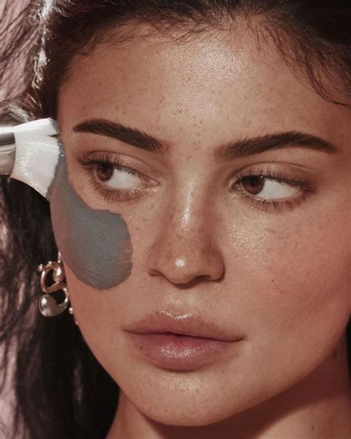 Kylie Jenner Literally Has Freckles All Over Face but She Wears Too Much Makeup to Tell