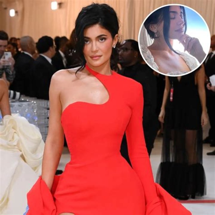 Kylie Jenner Wears Romantic Floral Sundress as Fans Gush She’s in Her ‘Timothee’ Era: Photos