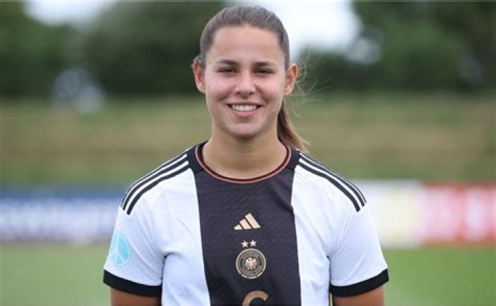 
Lena Oberdorf Height, Weight, Net Worth, Age, Birthday, Wikipedia, Who, Nationality, Biography 