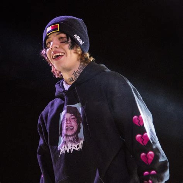 Lil Xan Accused Of "Molesting" A Fan; He Responds