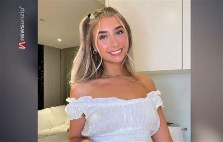 Lily Phillips (Model) Wiki, Age, Height, Net Worth, Family, Boyfriend, BIO & Affairs