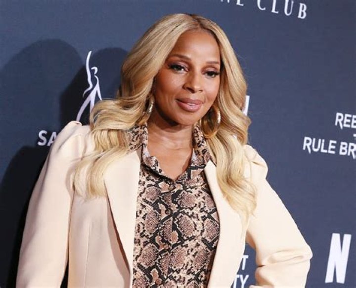 Mary J. Blige Strips Down & Poses Wearing Nothing But A Body Chain