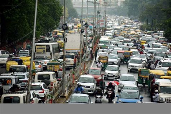 
Massive traffic congestion on Delhi-Jaipur Expressway 