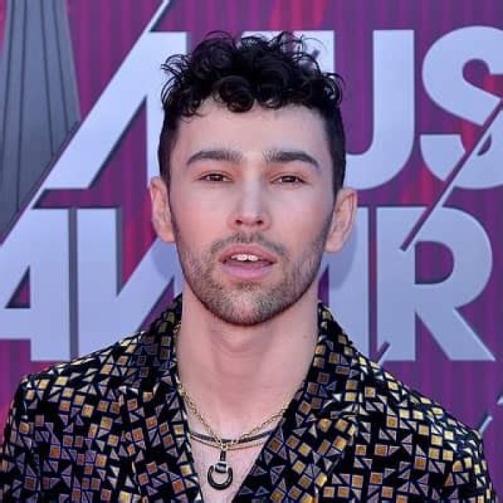 Max Schneider biografía, edad, altura, esposo, net worth, familia