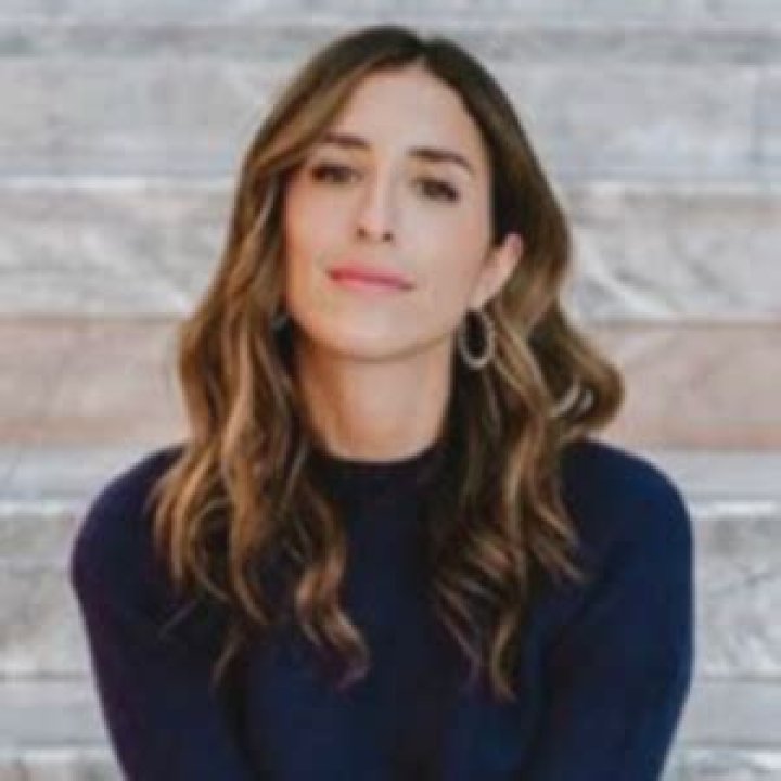 Michaela Podolsky (Makeup Artist) - Age, Birthday, Bio, Facts, Family, Net Worth, Height & More