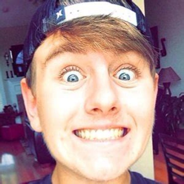 SnipingSoup (YouTube Star) - Age, Birthday, Bio, Facts, Family, Net Worth, Height & More