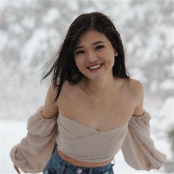 Vanessa Fuenmayor-Pena (TikTok Star) - Age, Birthday, Bio, Facts, Family, Net Worth, Height & More