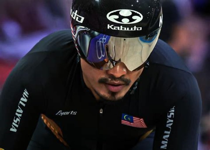 
What Happened To Azizulhasni Awang? Splinter Removal Surgery Following An Accident 