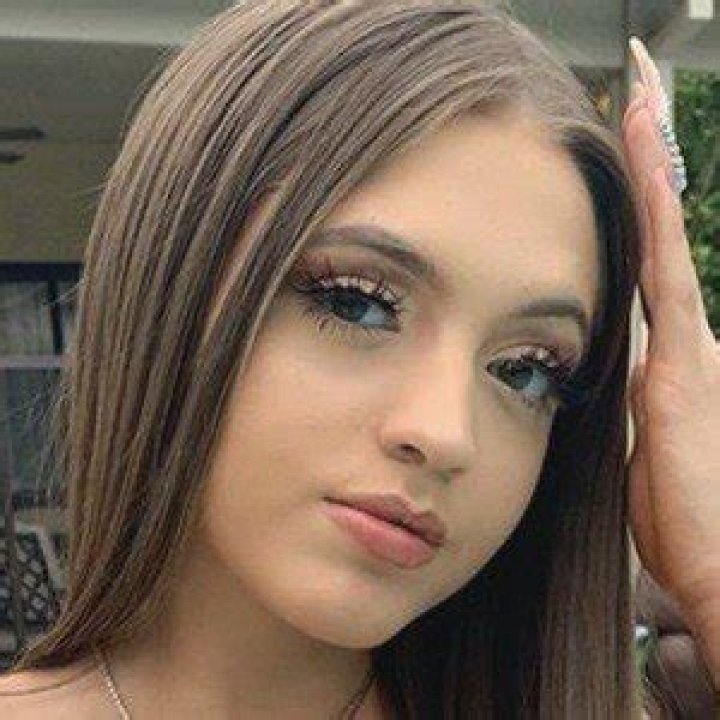 Woah Vicky (Instagram Star) - Age, Birthday, Bio, Facts, Family, Net Worth, Height & More